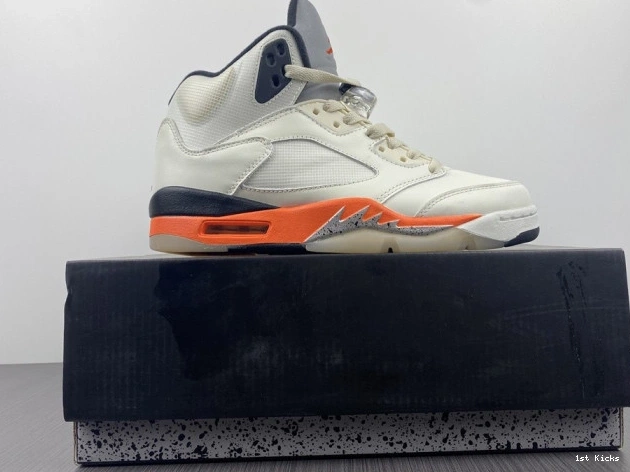 Jordan Orange Retro Total DC1060-100 5 0723